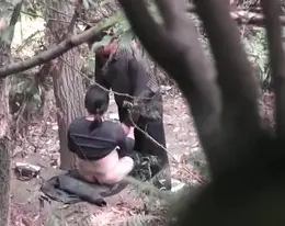 Шлюху развели на секс в лесу